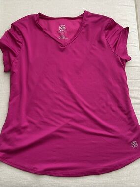 Daisy Fuentes Women's Short-Sleeve V-Neck Top in Fuchsia